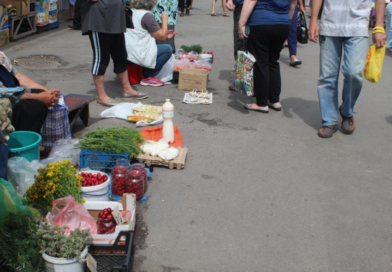 Опасность стихийной торговли: почему важно покупать продукты в безопасных местах?