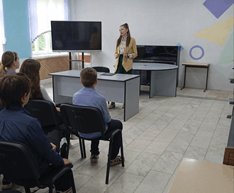 В рамках реализации проекта «Город Чаусы – здоровый город» в мае 2025 года в ГУО «Средняя школа № 1 г. Чаусы»,  в ГУО «Средняя школа № 2 г. Чаусы» райЦГЭ проведена Акция «Беларусь против табака»